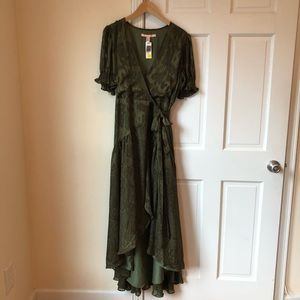 NWT Olive Hutch Wrap Dress